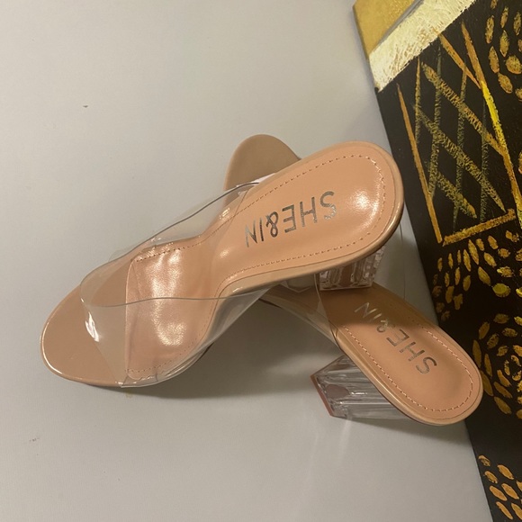 Clear glass slippers - Picture 2 of 5